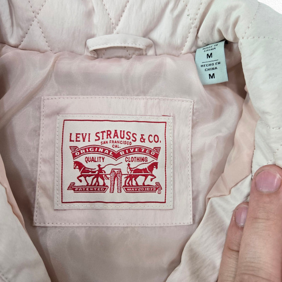 Levi’s Pastel Pink Quilted Shirt Jacket Shacket Snap Button Size Medium NWT - Picture 9 of 13